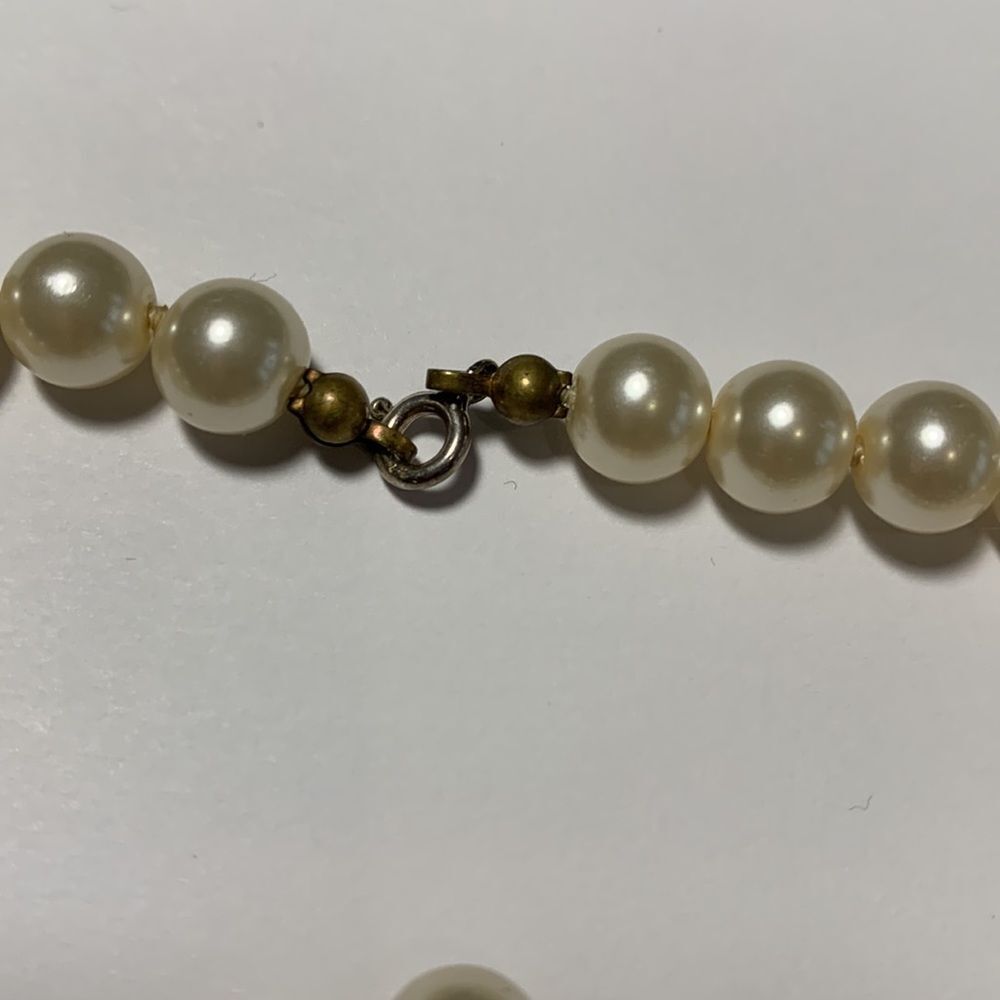 Quality Faux Pearl necklace -Vintage - Picture 3 of 6